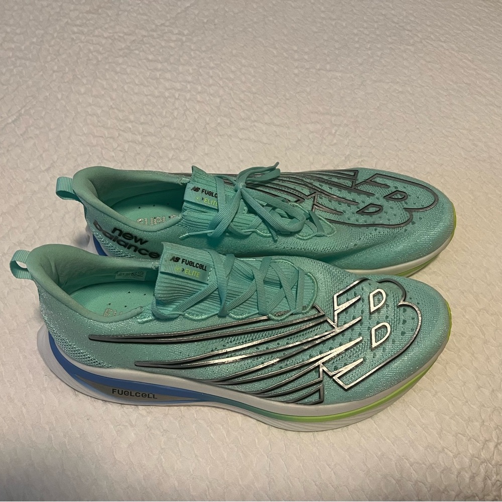 New Balance FuelCell SuperComp Elite v3
size 12